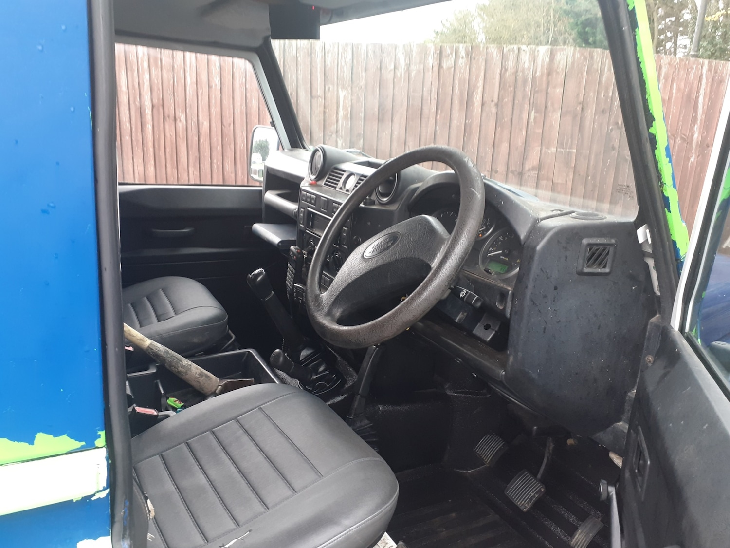 Used Land Rover Defender 2011 for sale - 76507884: Photo 2