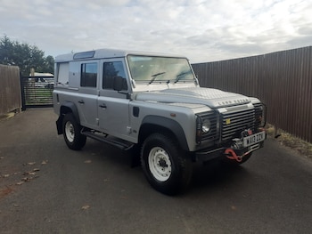 Land Rover - Defender