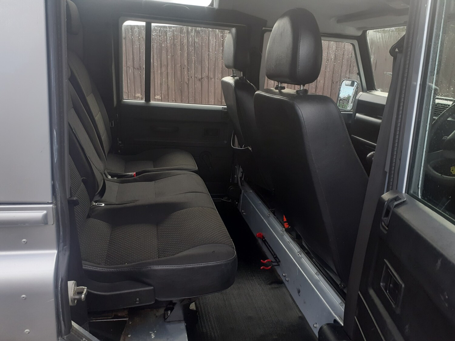 Used Land Rover Defender 2013 for sale - 76611317: Photo 5