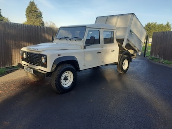 Land Rover - Defender