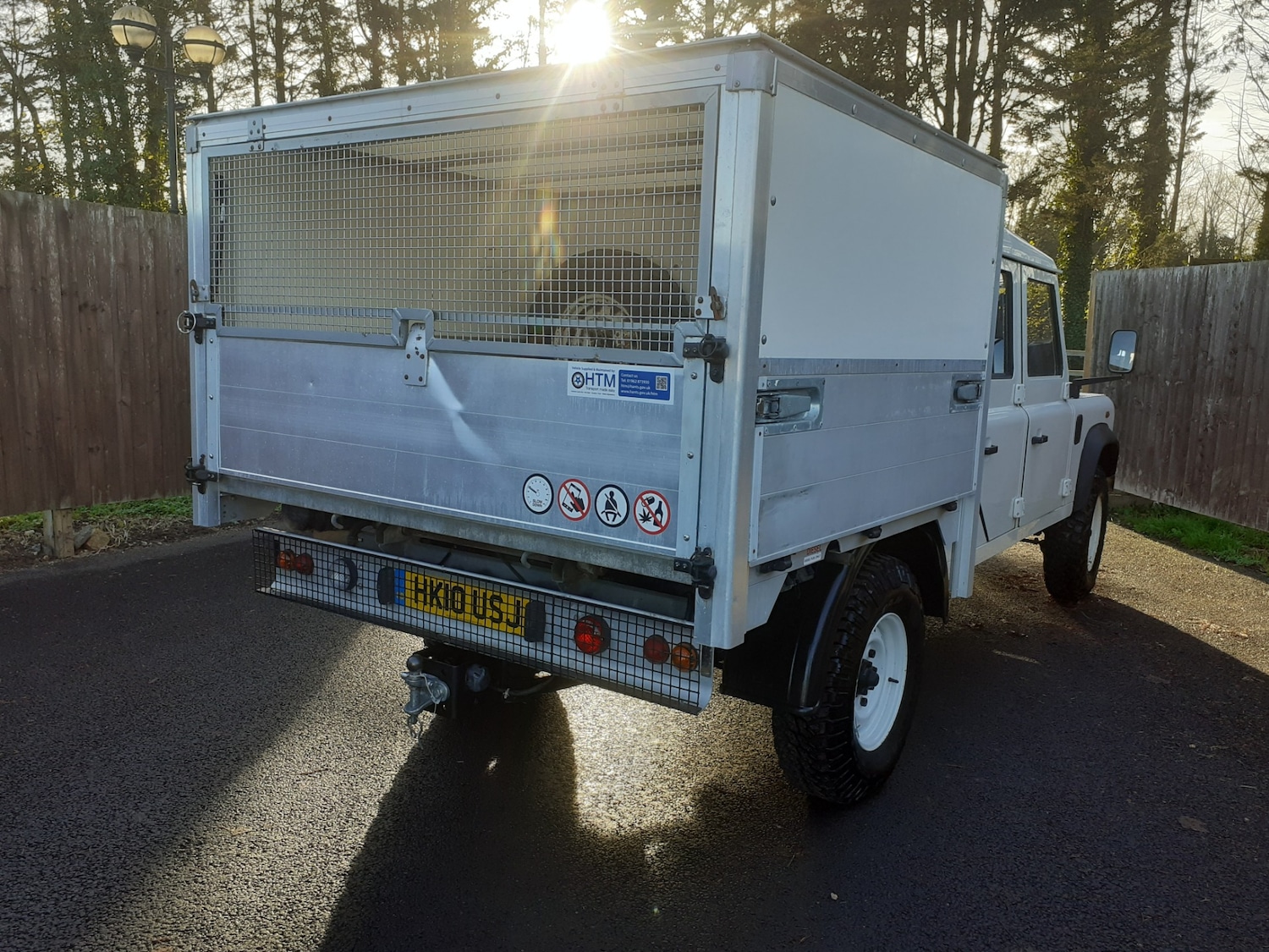 Used Land Rover Defender 2010 for sale - 76707380: Photo 4