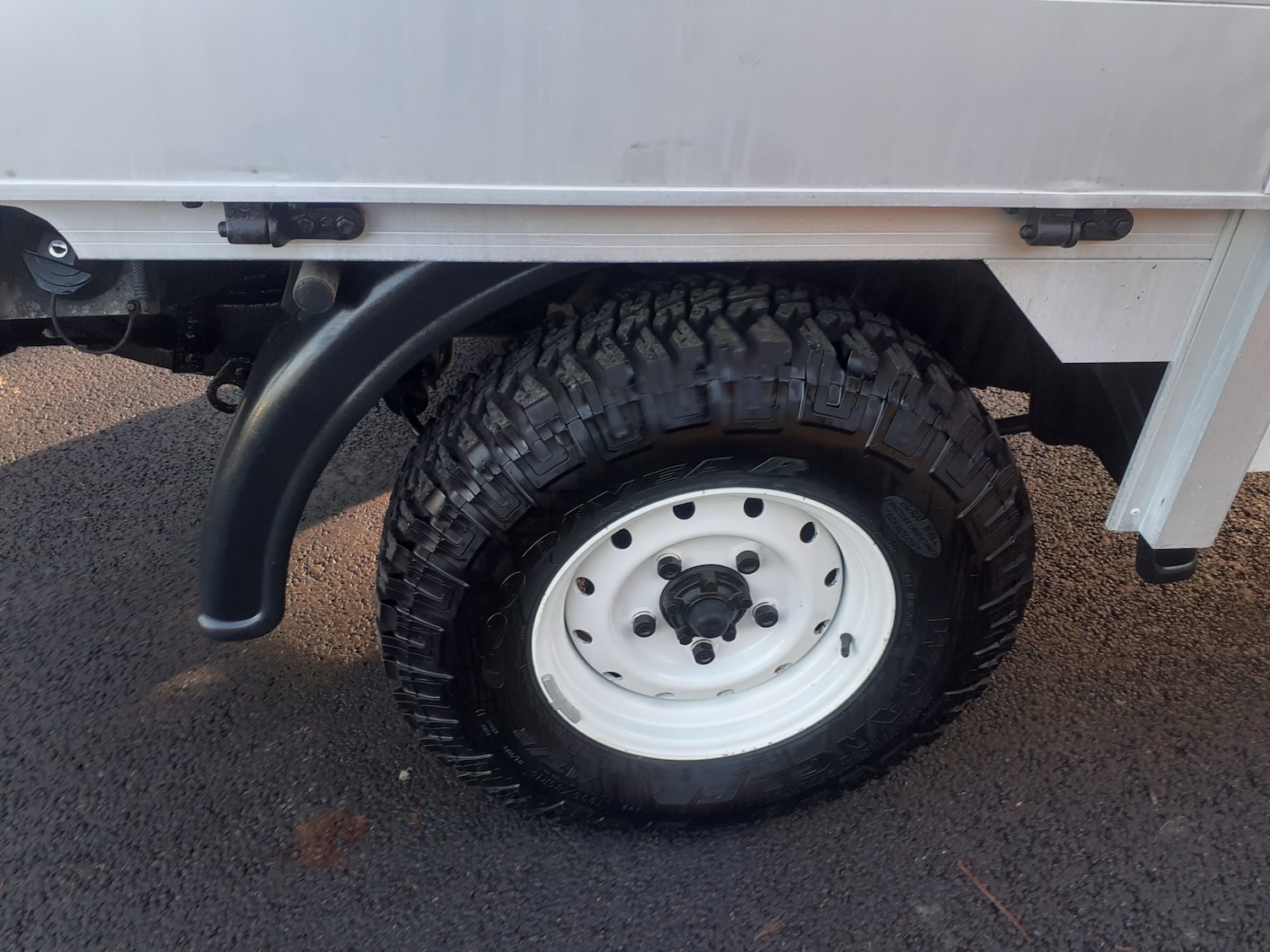 Used Land Rover Defender 2010 for sale - 76707380: Photo 5