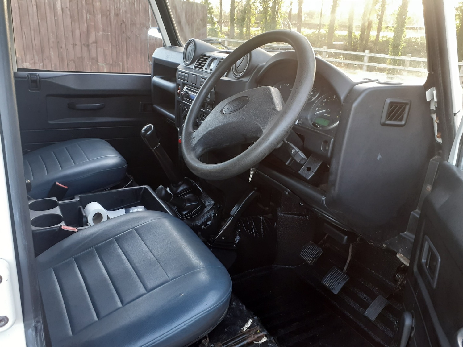 Used Land Rover Defender 2010 for sale - 76707380: Photo 6