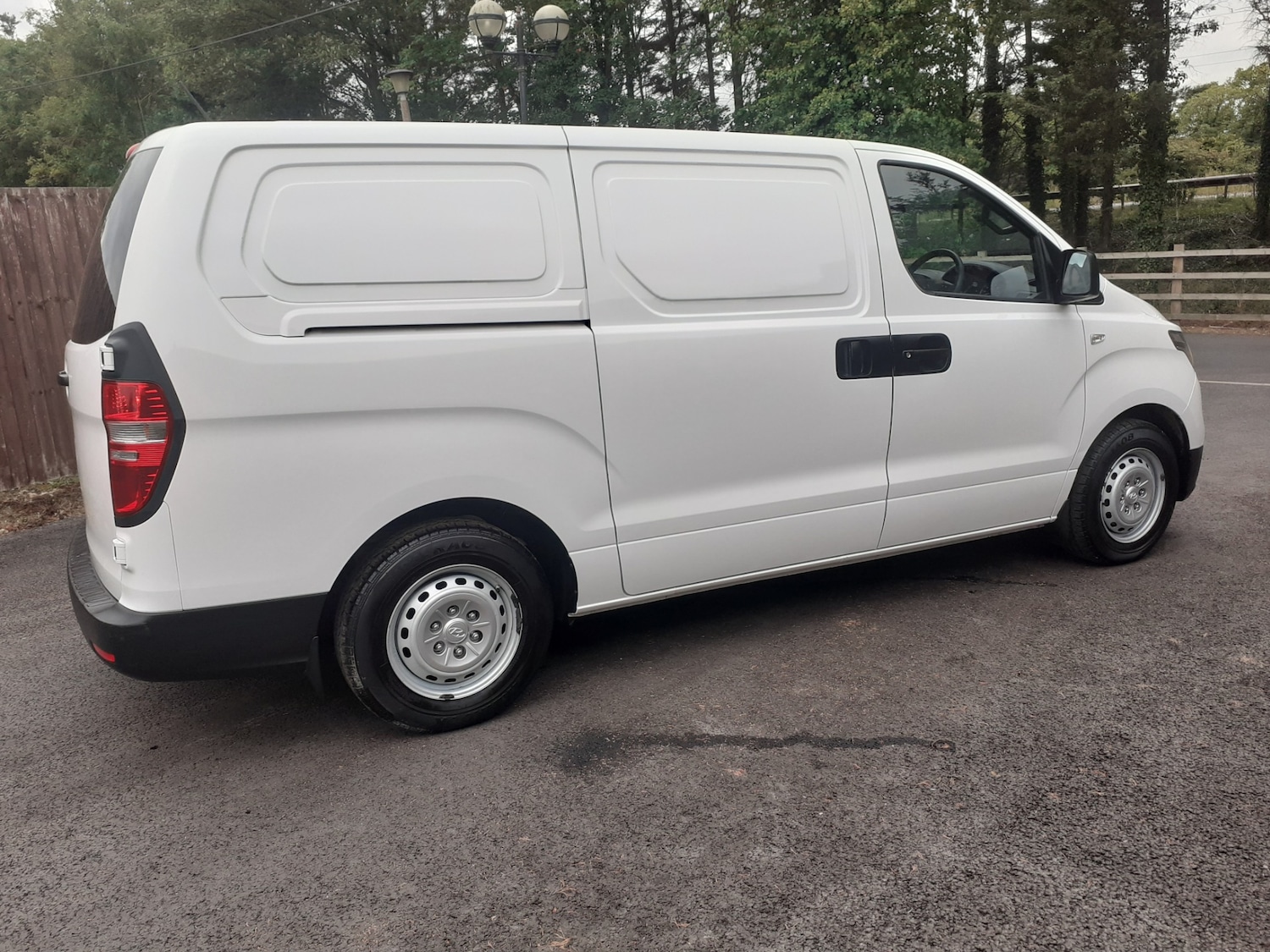 Used Hyundai Iload 2019 for sale - 77906828: Photo 2