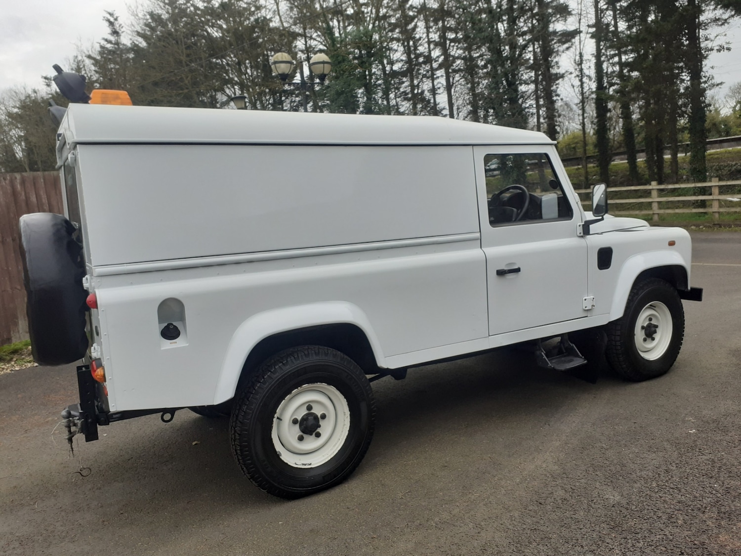 Used Land Rover Defender 2011 for sale - 77906823: Photo 2