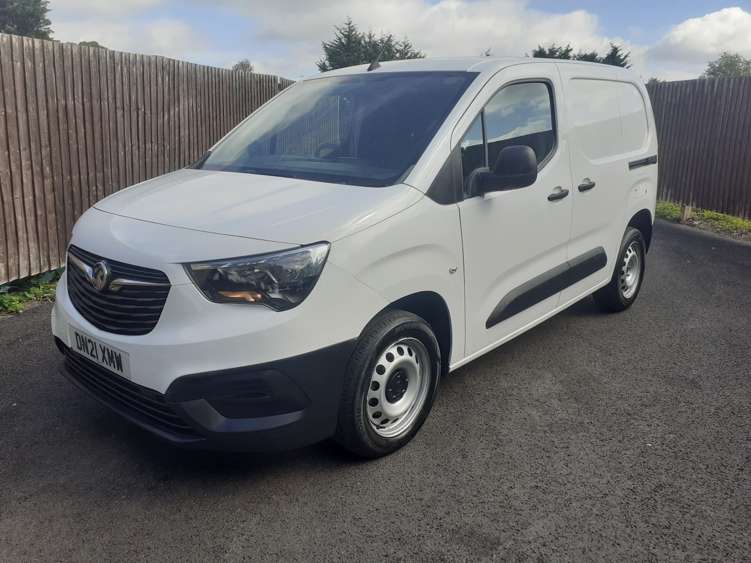 Used Vauxhall Combo 2021 for sale - 75963395: Photo 1