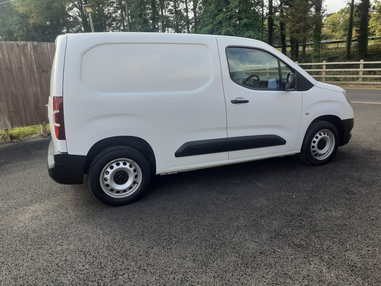 Used Vauxhall Combo 2021 for sale - 75963395: Photo 2