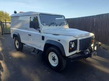 Land Rover - Defender