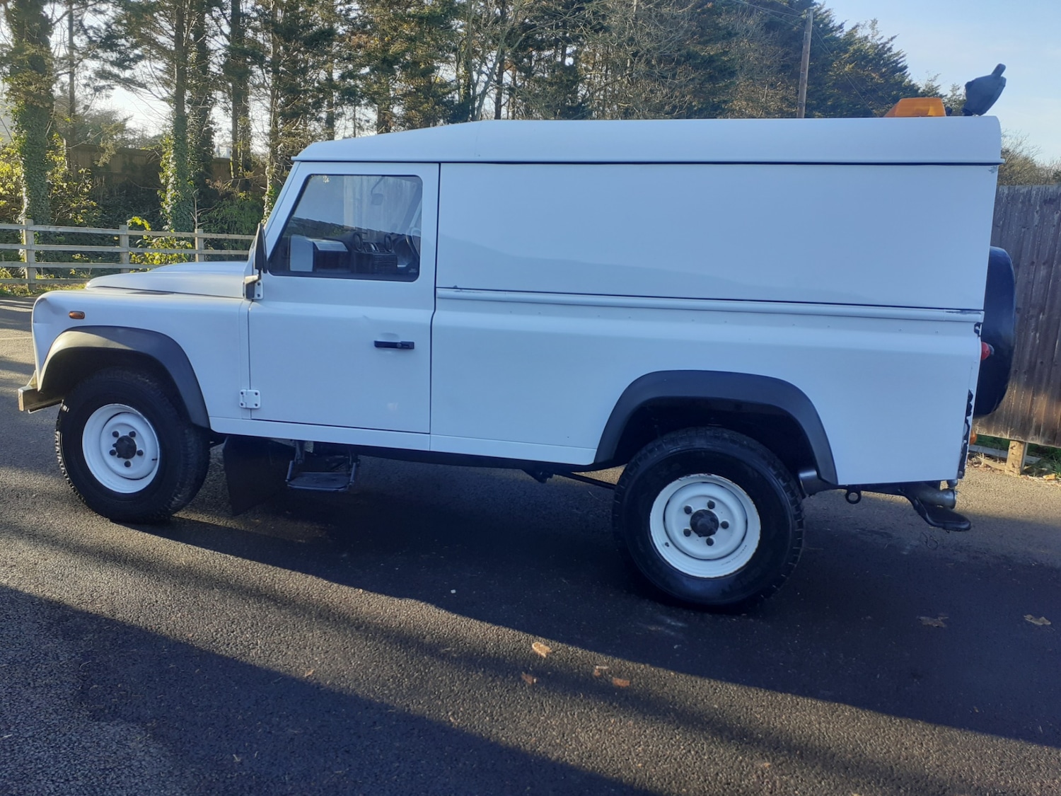 Used Land Rover Defender 2011 for sale - 76651096: Photo 2