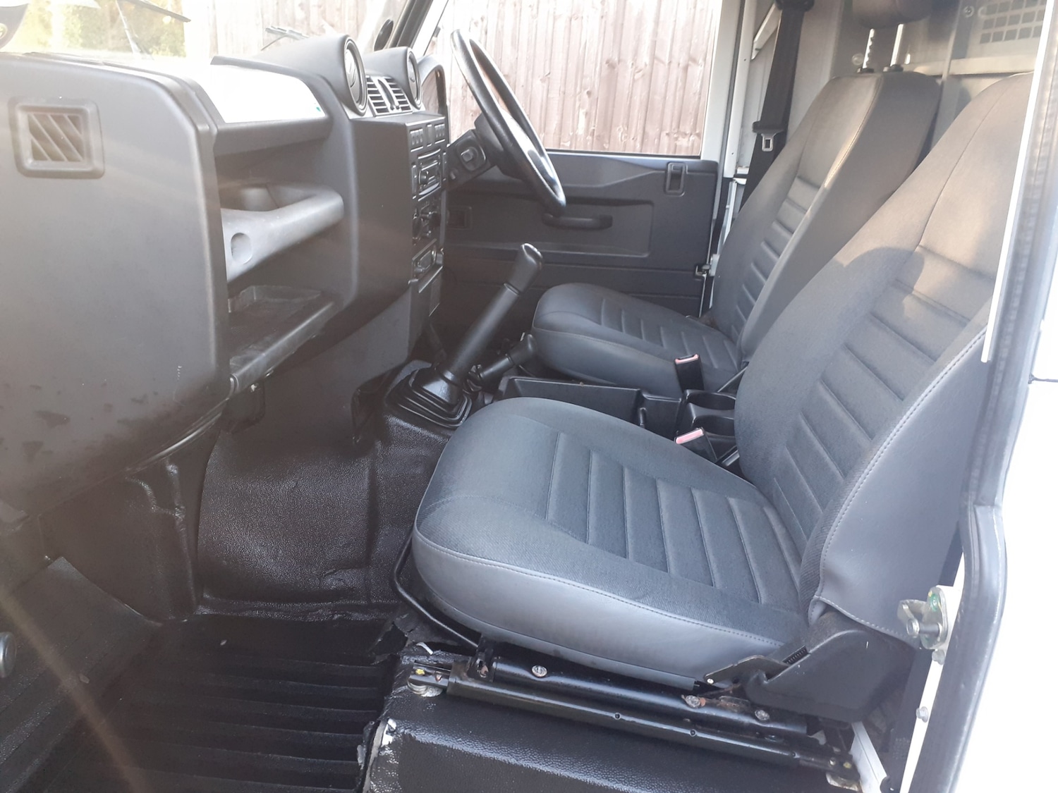 Used Land Rover Defender 2011 for sale - 76651096: Photo 5