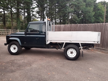 Used Land Rover Defender 2017 for sale - 76082332: Photo