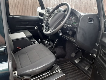 Used Land Rover Defender 2017 for sale - 76082332: Photo