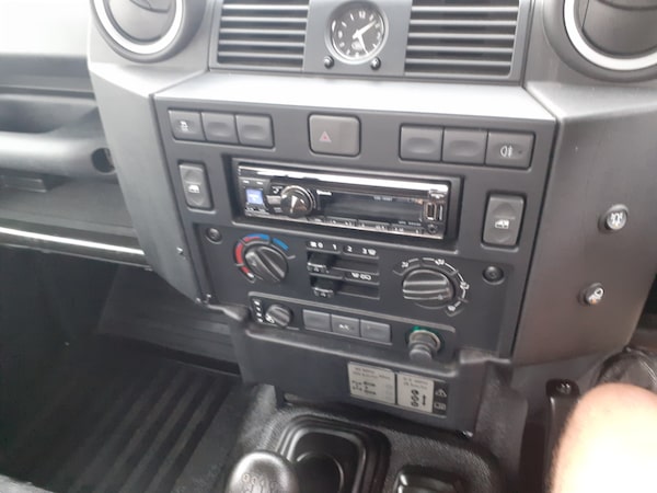 Used Land Rover Defender 2017 for sale - 76082332: Photo 5