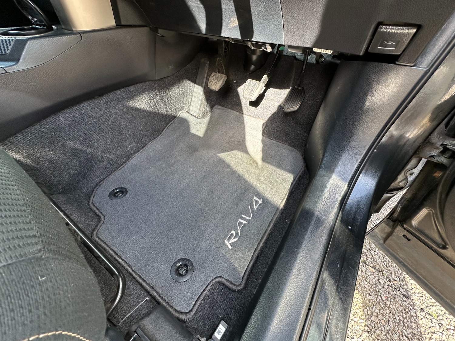 Used Toyota RAV4 2013 for sale - 77891471: Photo 13