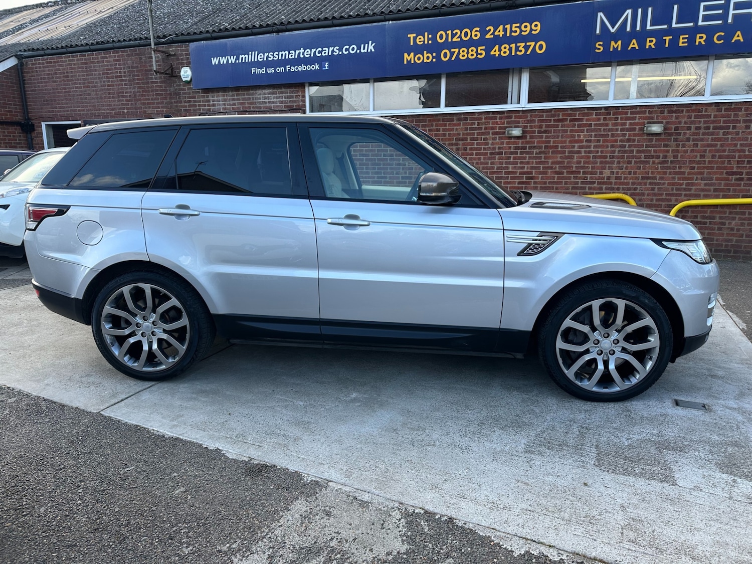 Used Land Rover Range Rover Sport 2015 for sale - 78063886: Photo 9