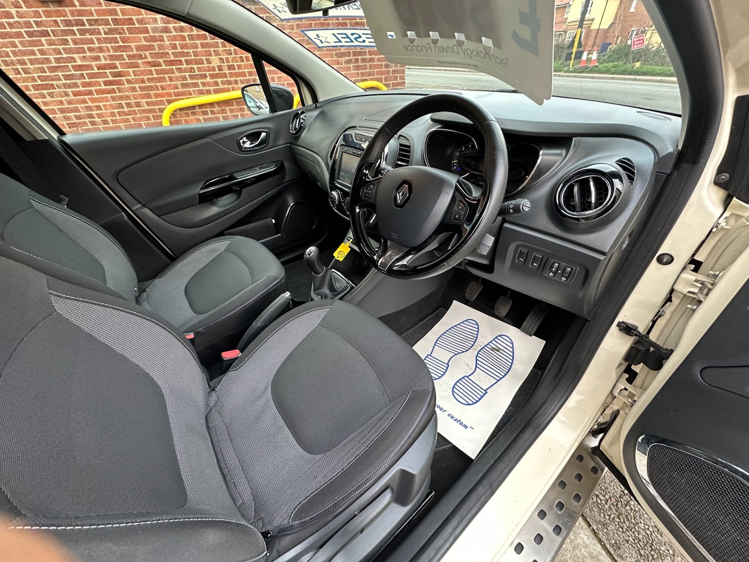 Used Renault Captur 2015 for sale - 77822430: Photo 12