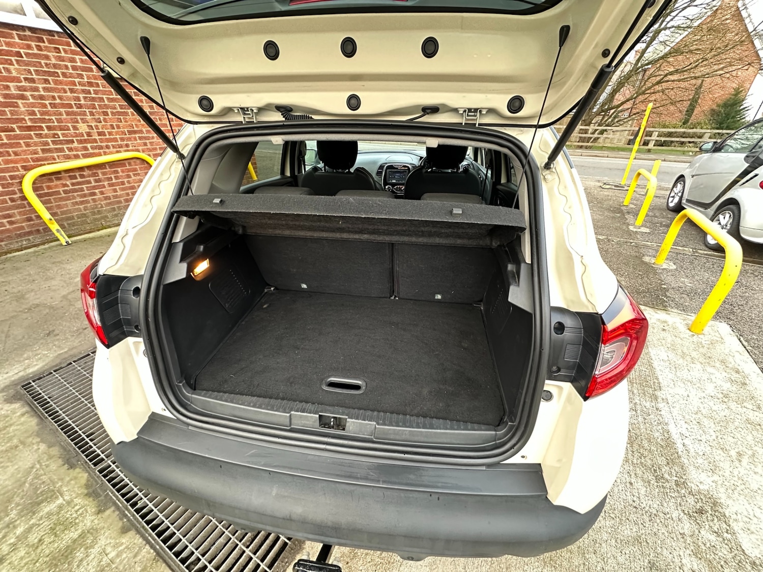 Used Renault Captur 2015 for sale - 77822430: Photo 19