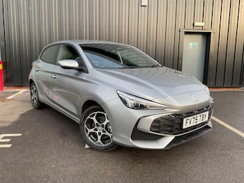 2025 (75) - 1.5 Hybrid Trophy 5dr Auto