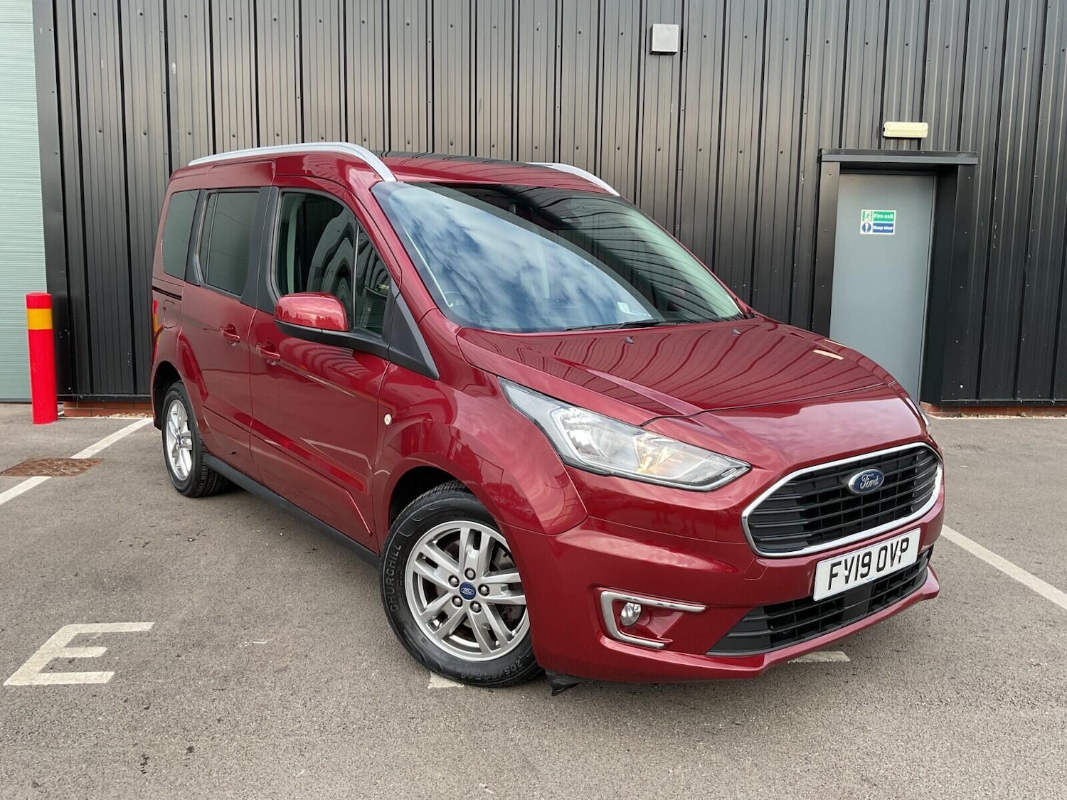 Used Ford Tourneo Connect 2019 for sale - 76094826: Photo 1