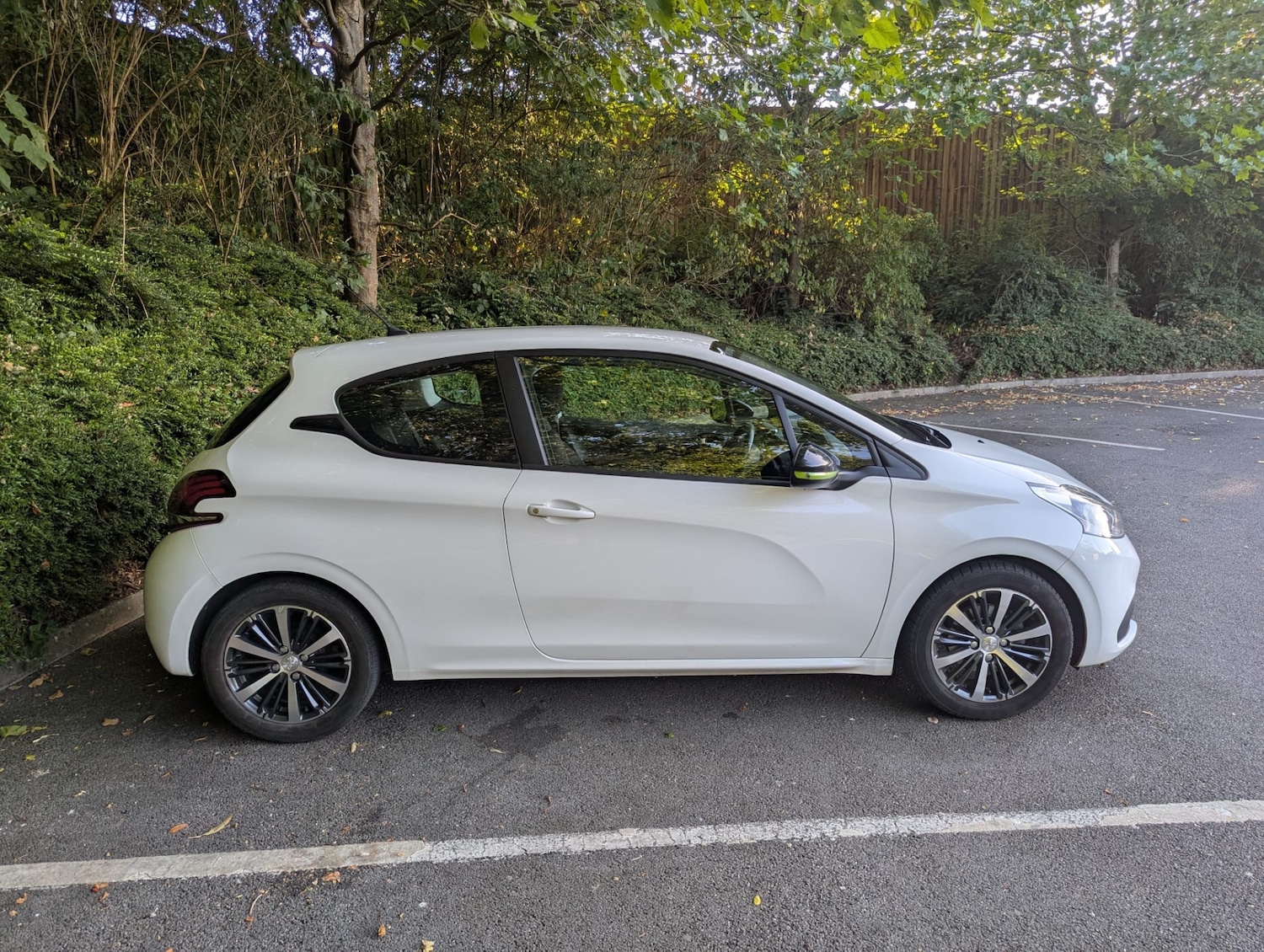 Used Peugeot 208 2016 for sale - 77643879: Photo 4