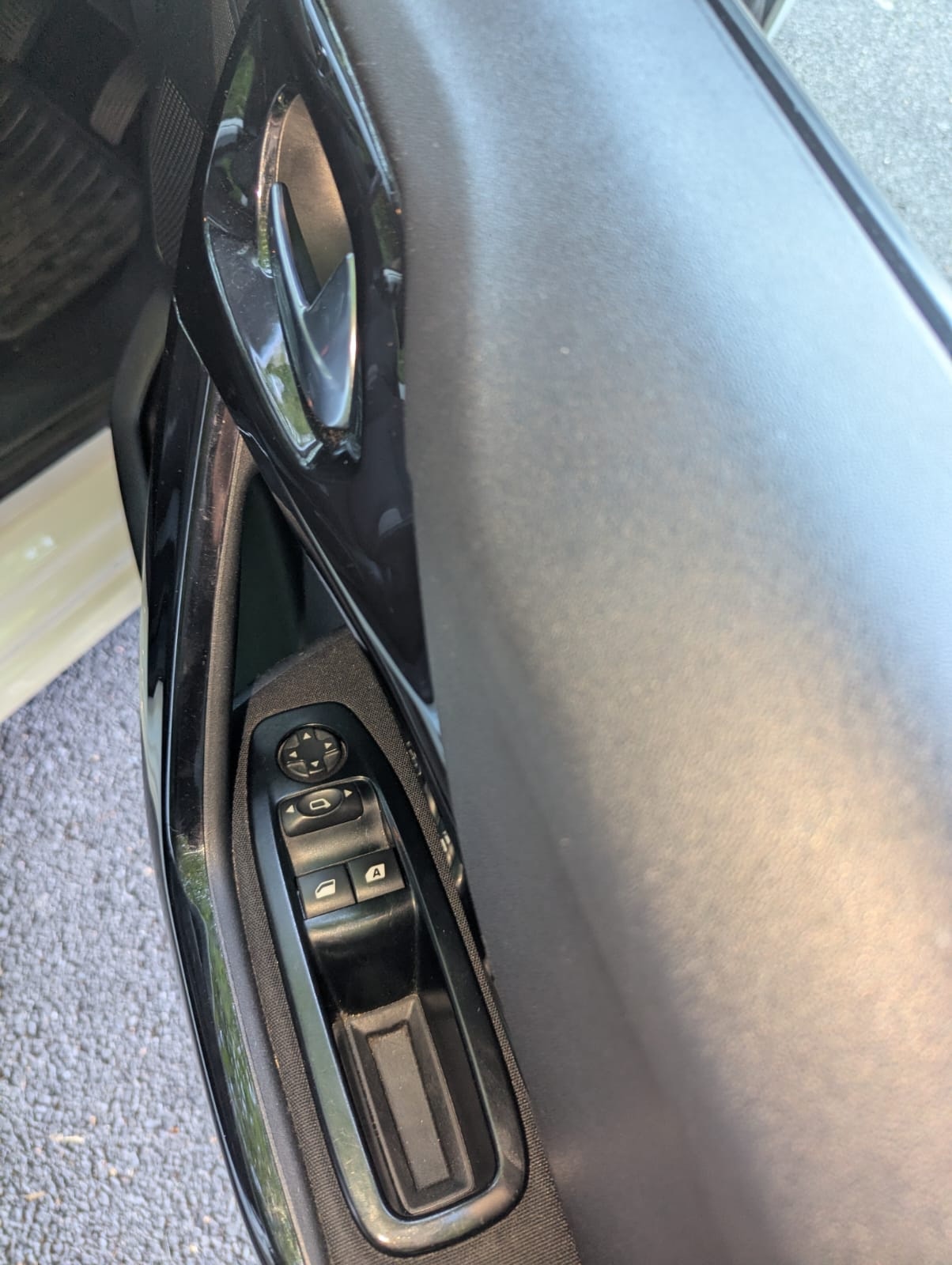 Used Peugeot 208 2016 for sale - 77643879: Photo 8