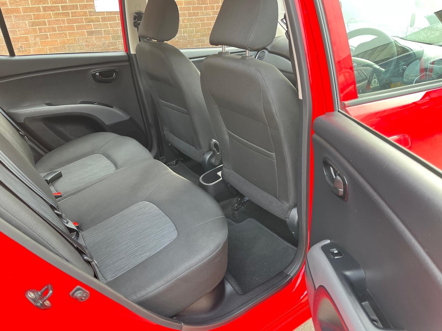 Used Hyundai i10 2013 for sale - 76464769: Photo 14