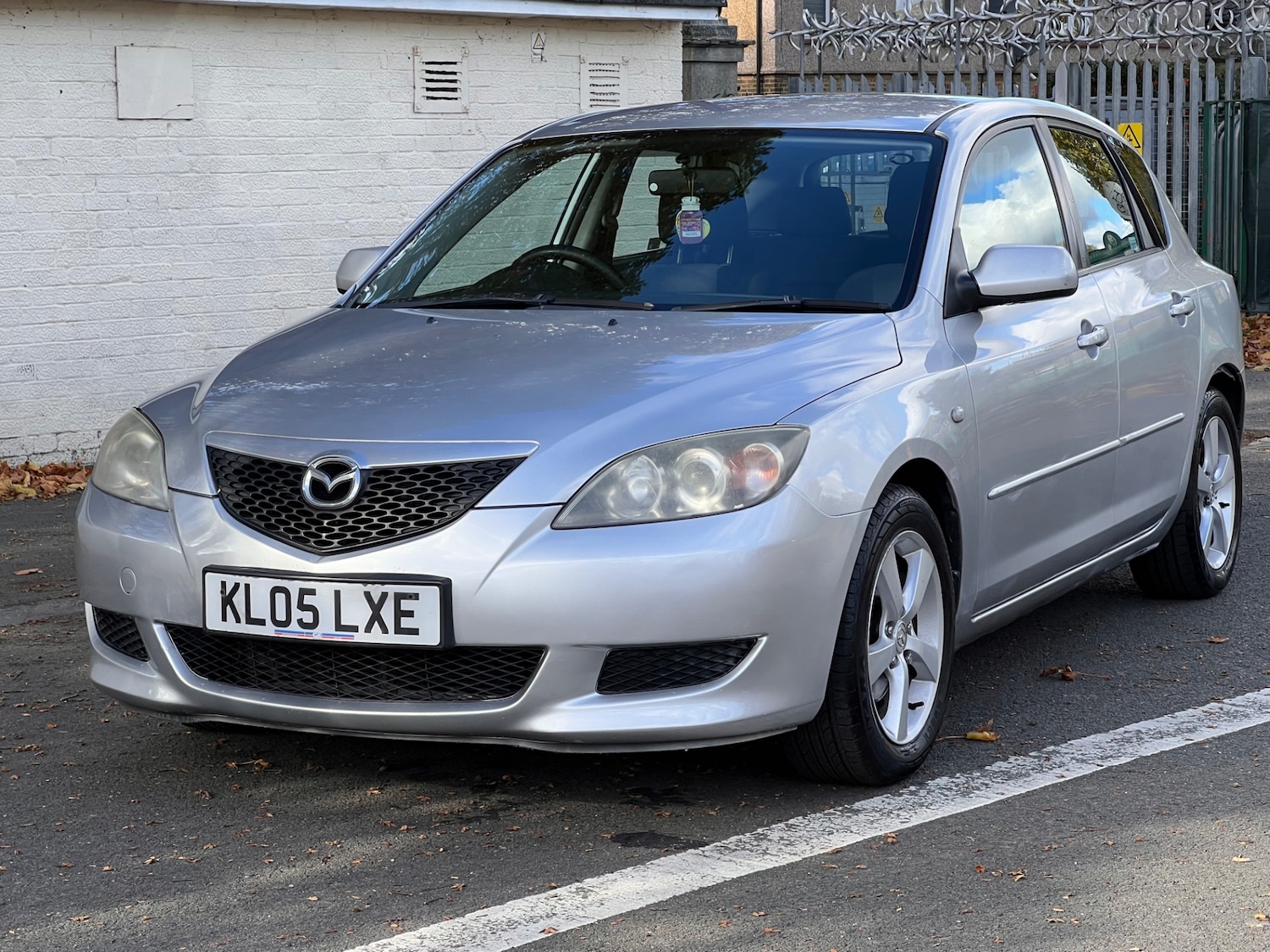 Used Mazda Mazda3 2005 for sale - 76365215: Photo 1