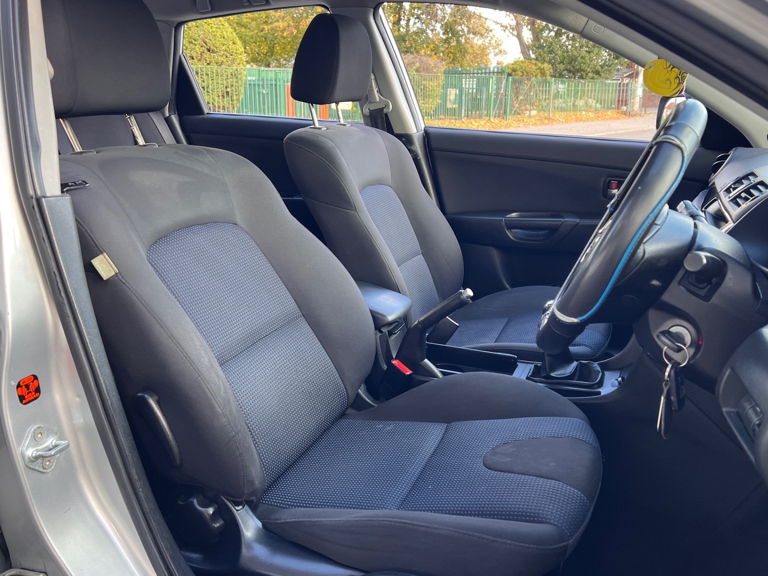 Used Mazda Mazda3 2005 for sale - 76365215: Photo 11