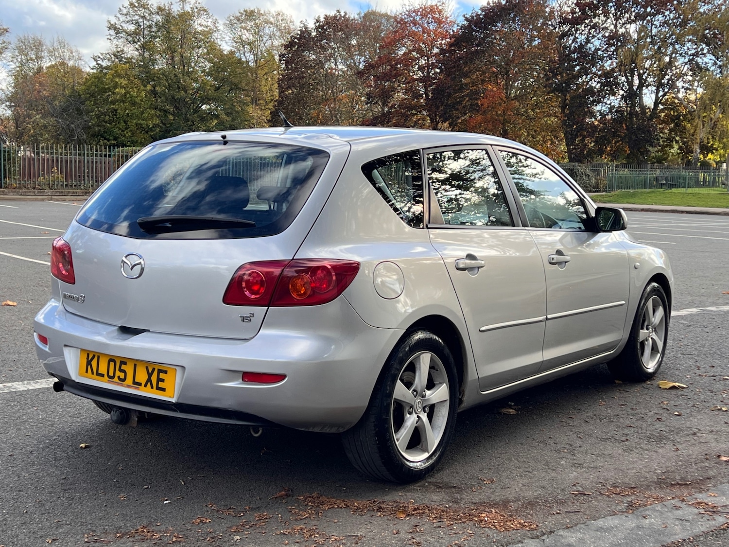 Used Mazda Mazda3 2005 for sale - 76365215: Photo 6