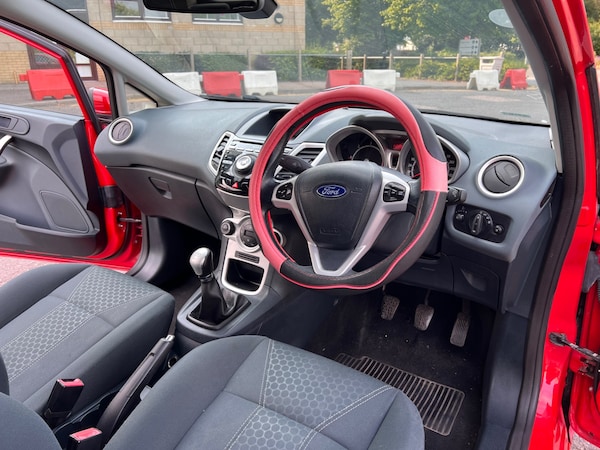 Used Ford Fiesta 2010 for sale - 74897749: Photo 10