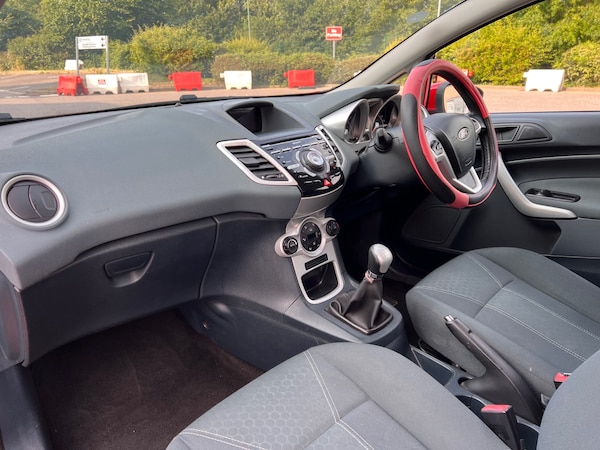 Used Ford Fiesta 2010 for sale - 74897749: Photo 9