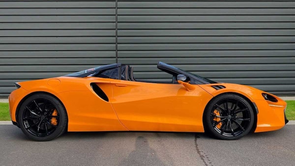 Used McLaren Artura 2024 for sale - 75637651: Photo 2