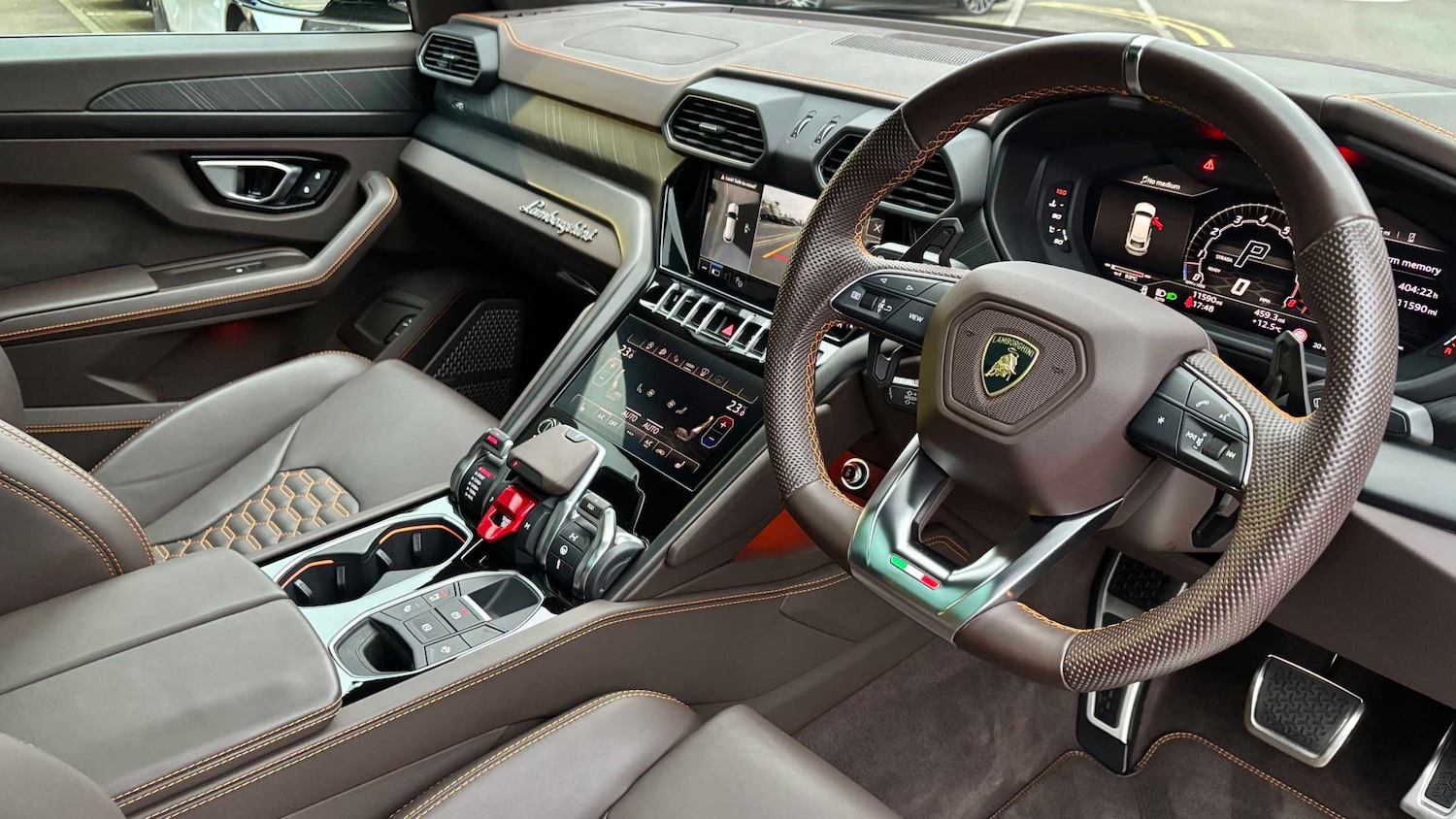 Used Lamborghini Urus 2022 for sale - 77928715: Photo 11