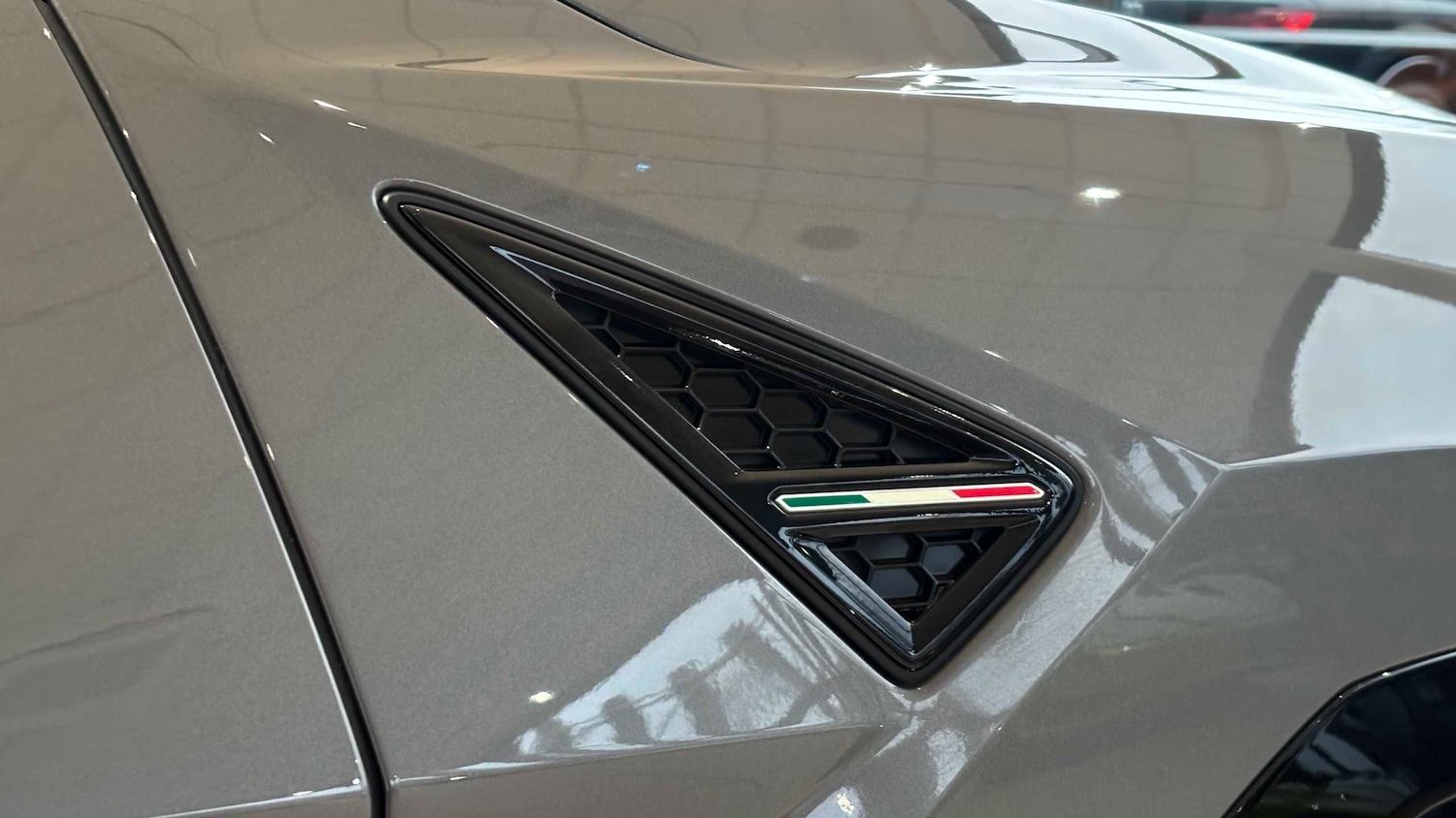 Used Lamborghini Urus 2022 for sale - 77928715: Photo 25