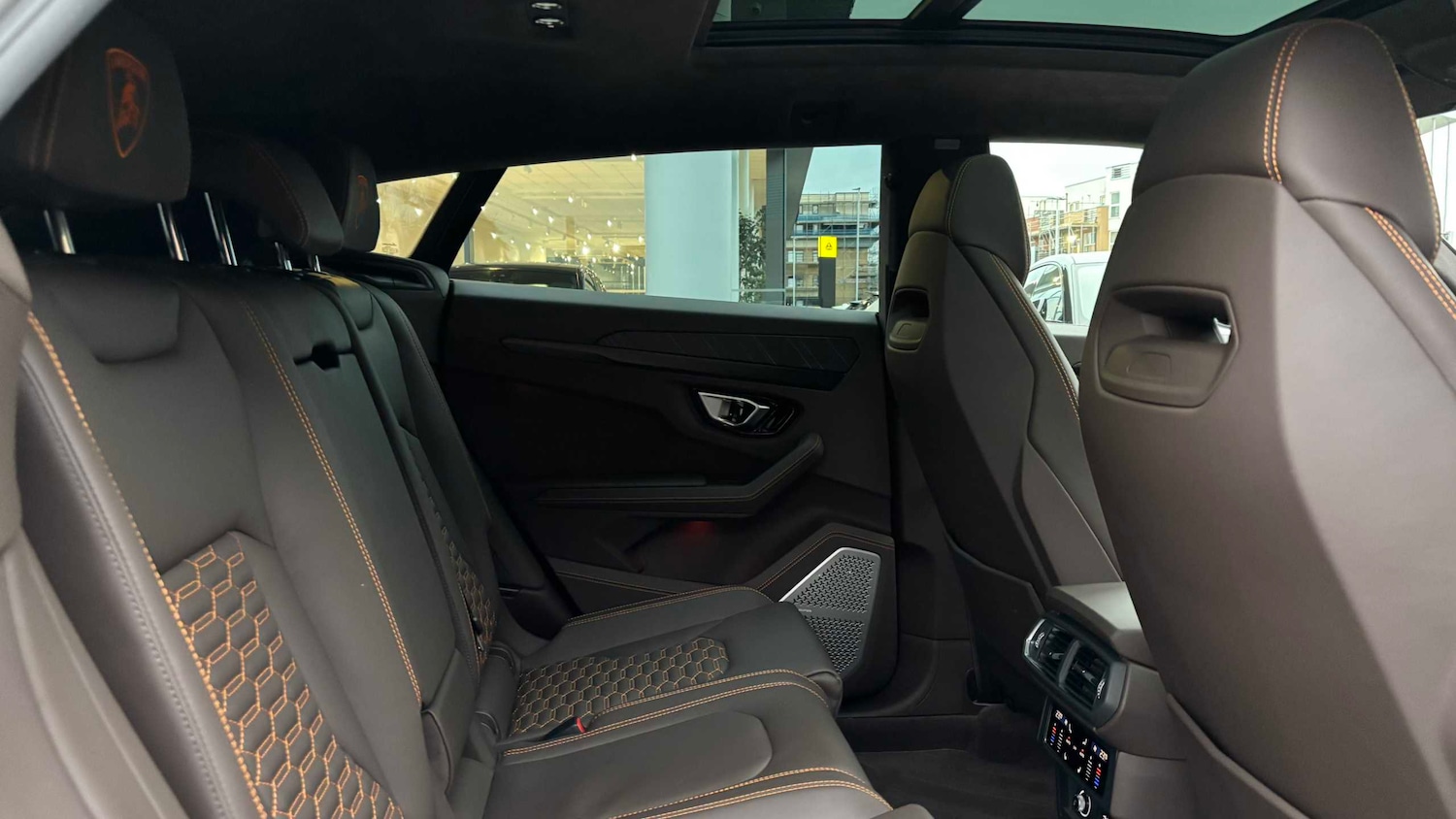 Used Lamborghini Urus 2022 for sale - 77928715: Photo 34