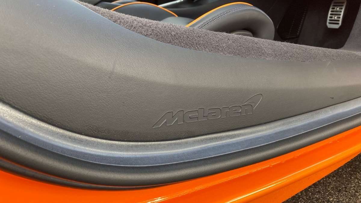 Used McLaren Artura 2023 for sale - 76523983: Photo 12