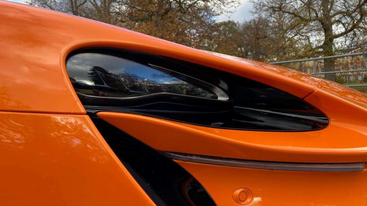 Used McLaren Artura 2023 for sale - 76523983: Photo 18