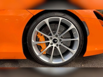 Used McLaren Artura 2023 for sale - 76523983: Photo