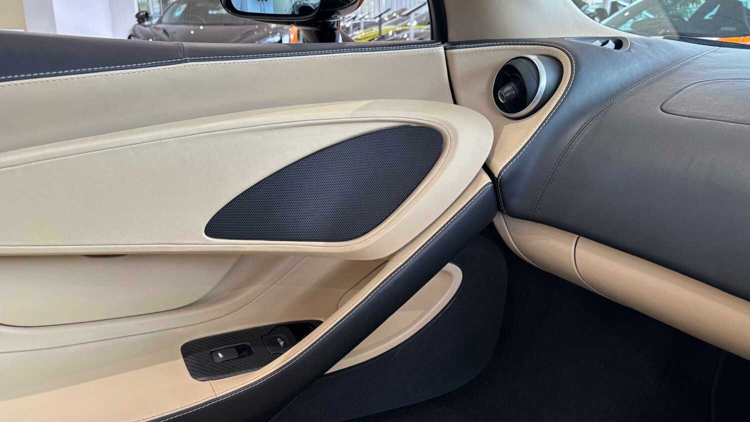 Used McLaren 570S 2019 for sale - 78118753: Photo 32