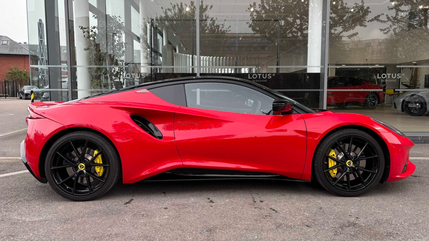 Used Lotus Emira 2024 for sale - 78209001: Photo 2