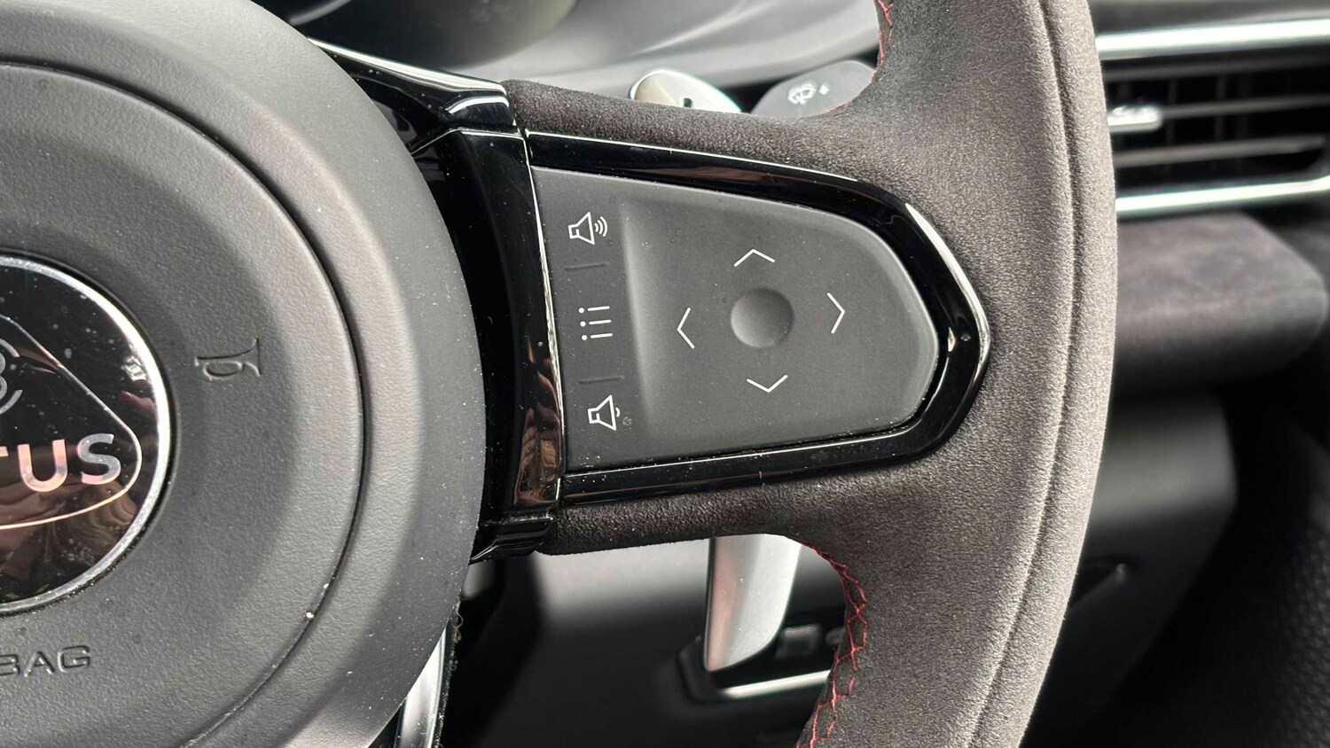 Used Lotus Emira 2024 for sale - 78209001: Photo 25