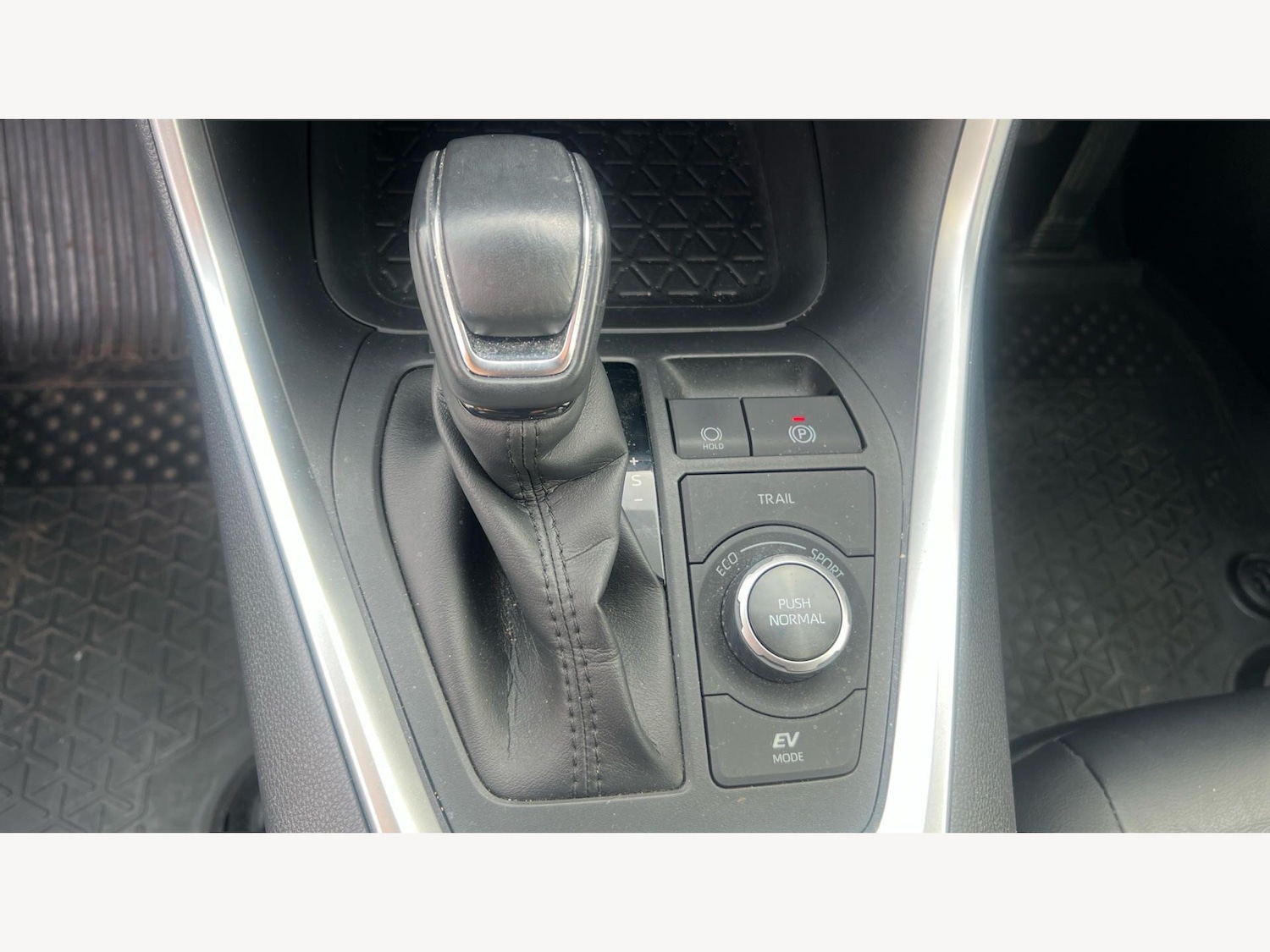 Used Toyota RAV4 2020 for sale - 77982301: Photo 30