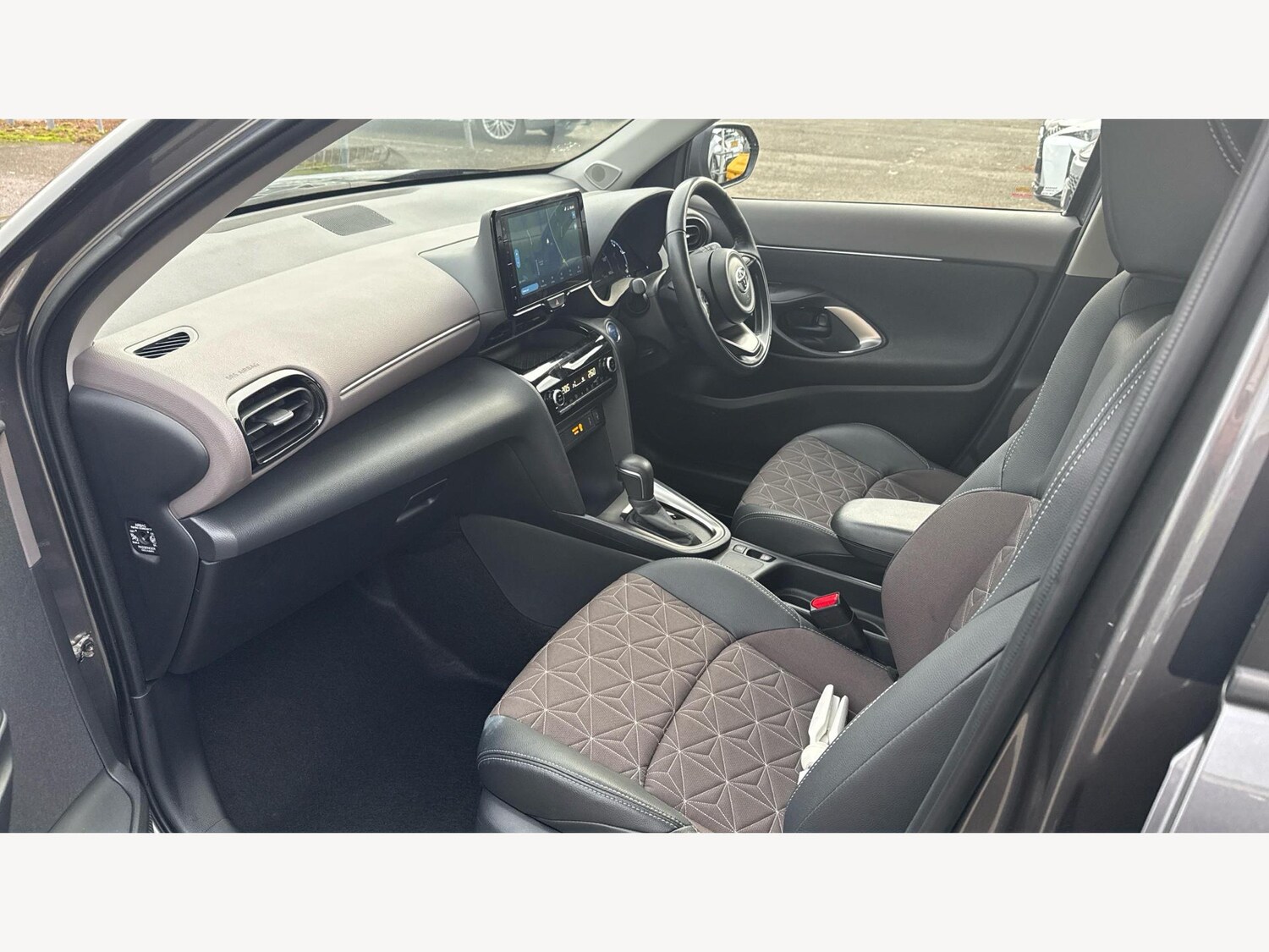 Used Toyota Yaris Cross 2022 for sale - 77510411: Photo 12