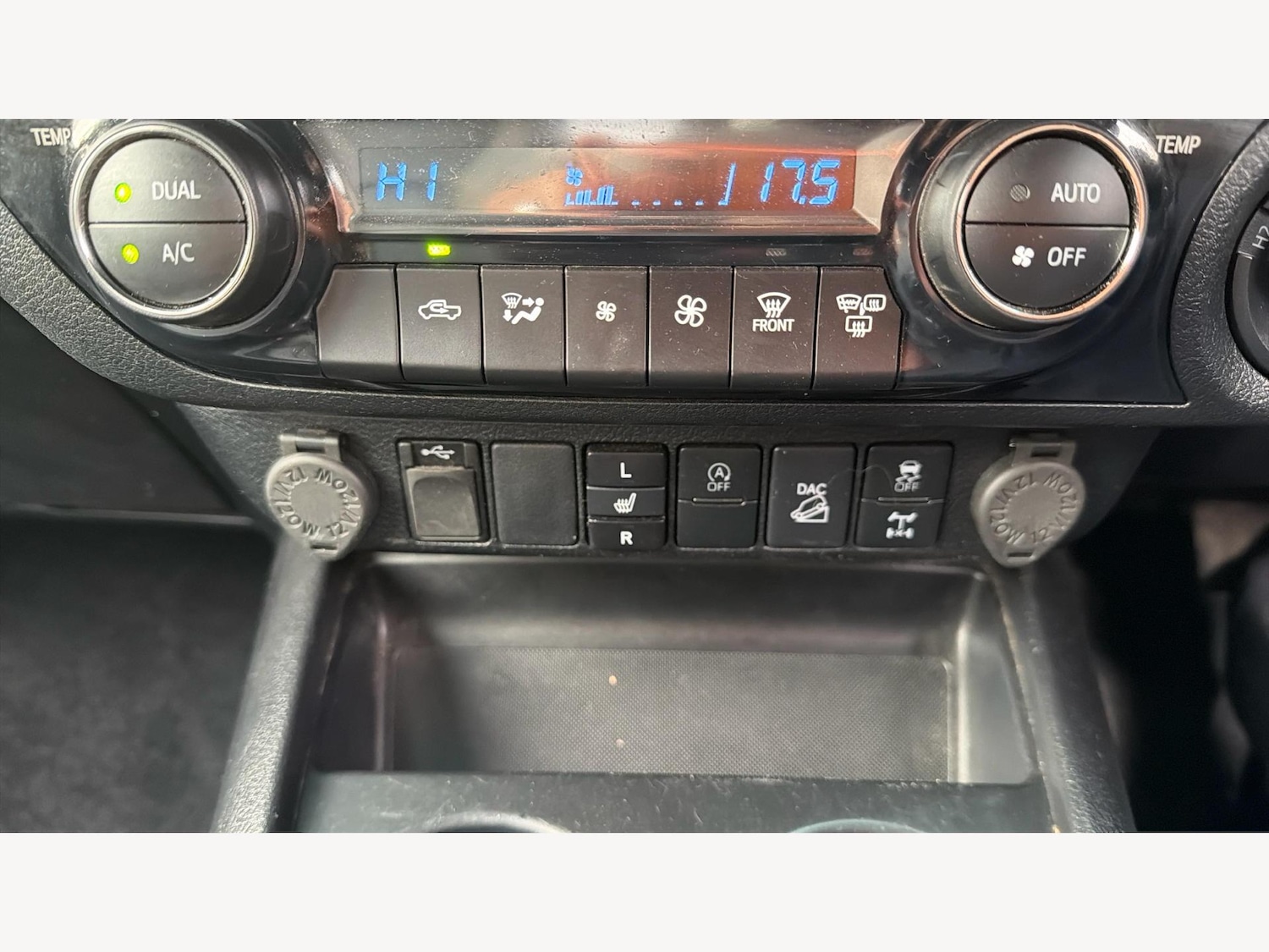 Used Toyota Hilux 2023 for sale - 76377978: Photo 31