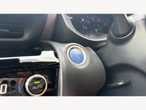 Used Toyota Yaris Cross 2023 for sale - 75623554: Photo 31