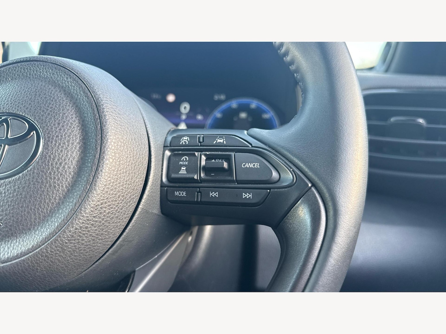 Used Toyota Yaris 2024 for sale - 76824921: Photo 31