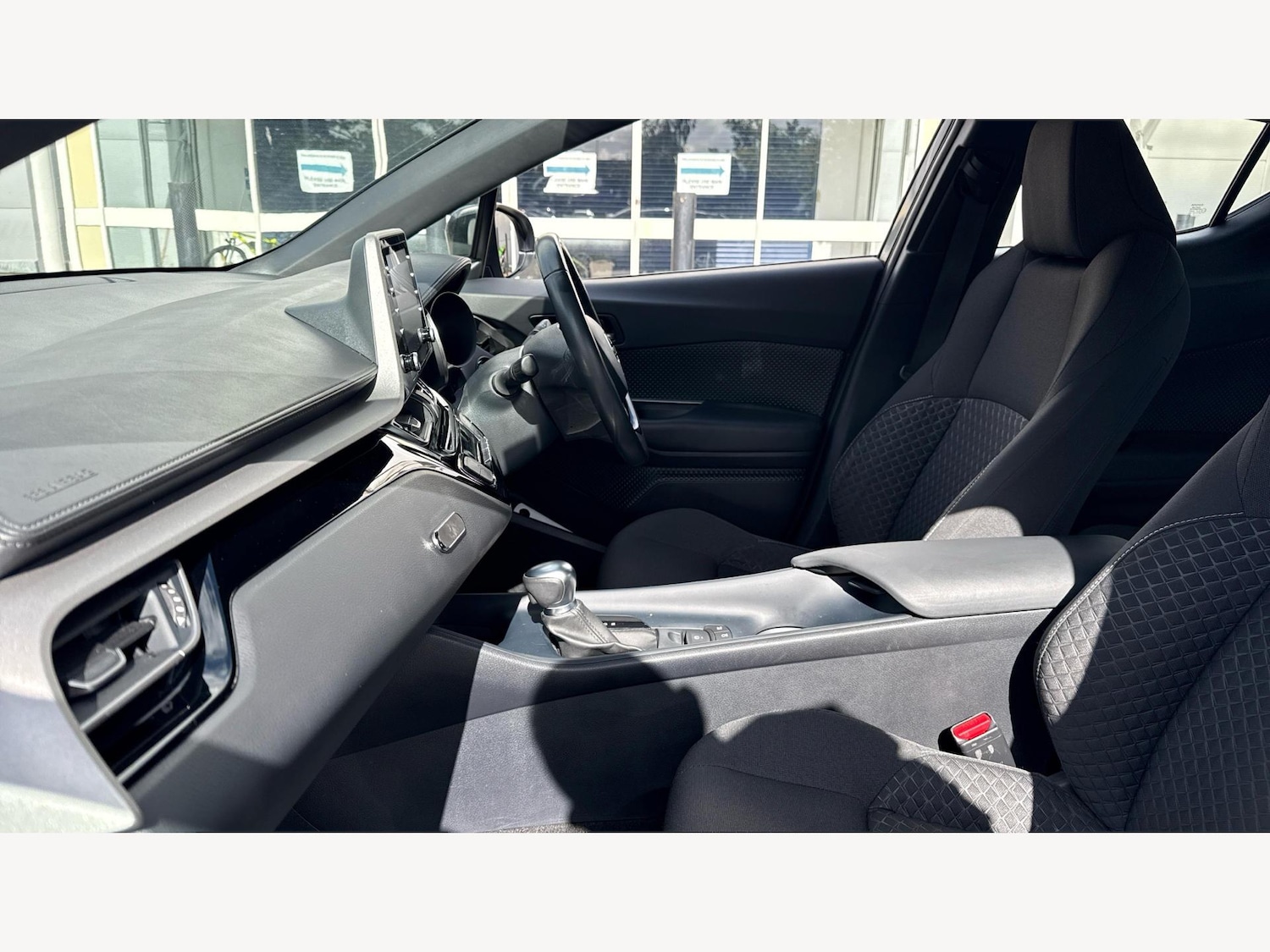 Used Toyota C-HR 2022 for sale - 75953818: Photo 12