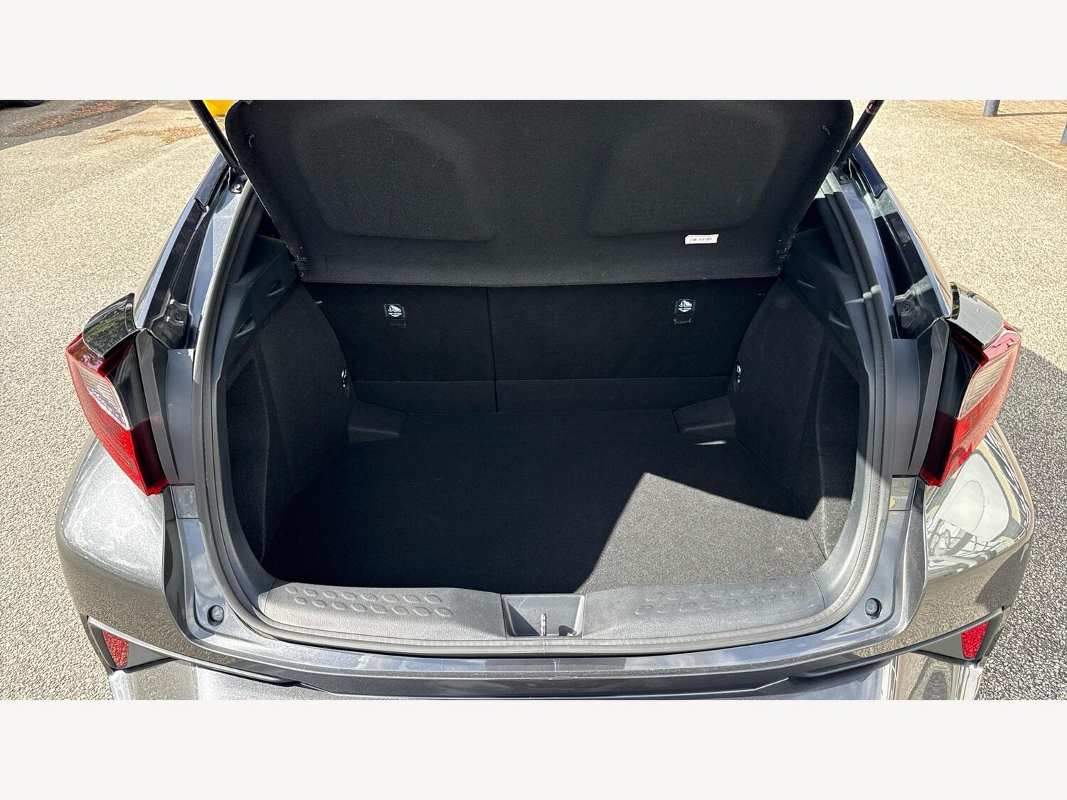 Used Toyota C-HR 2022 for sale - 75953818: Photo 16