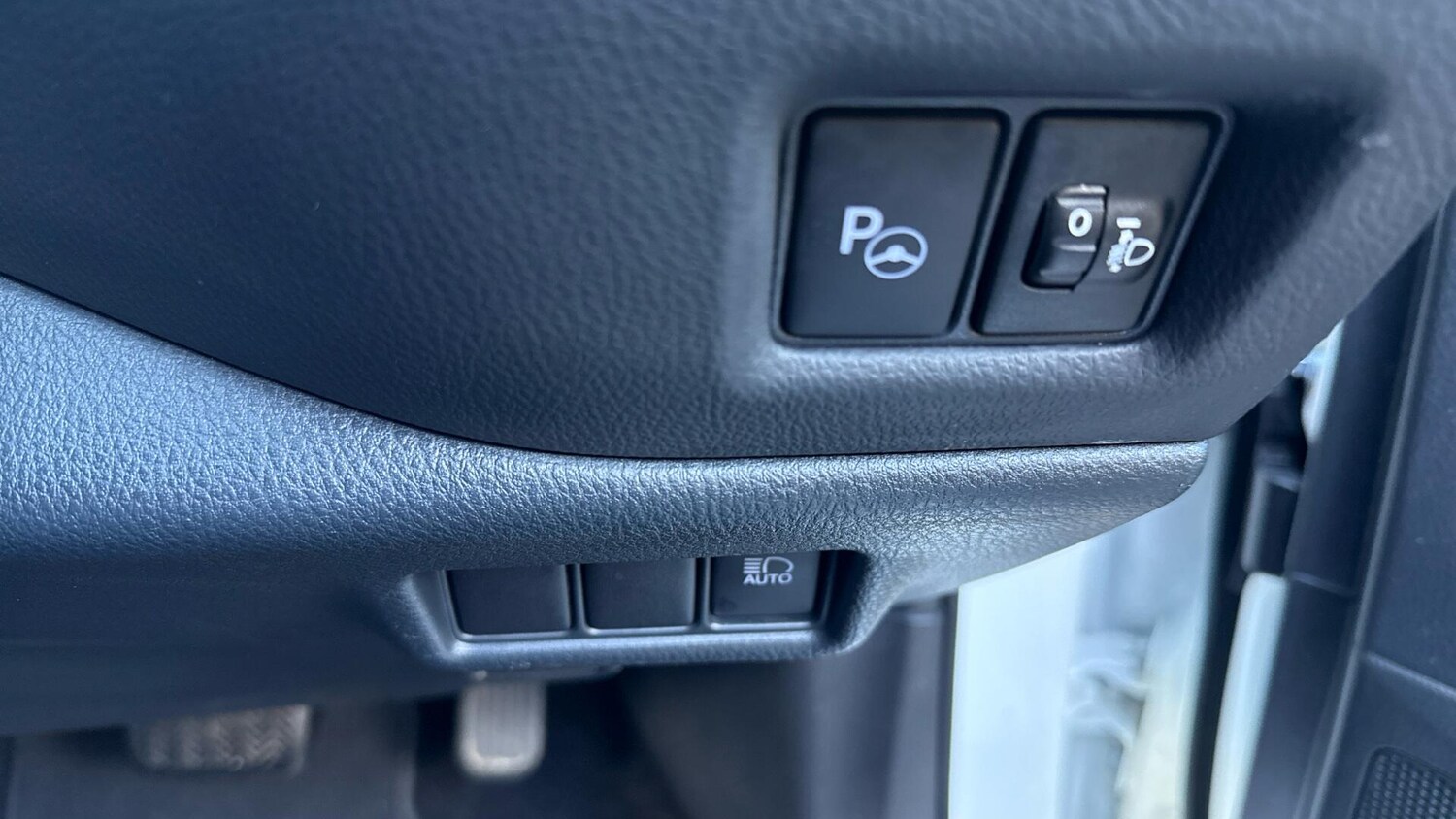 Used Toyota C-HR 2023 for sale - 76446487: Photo 41