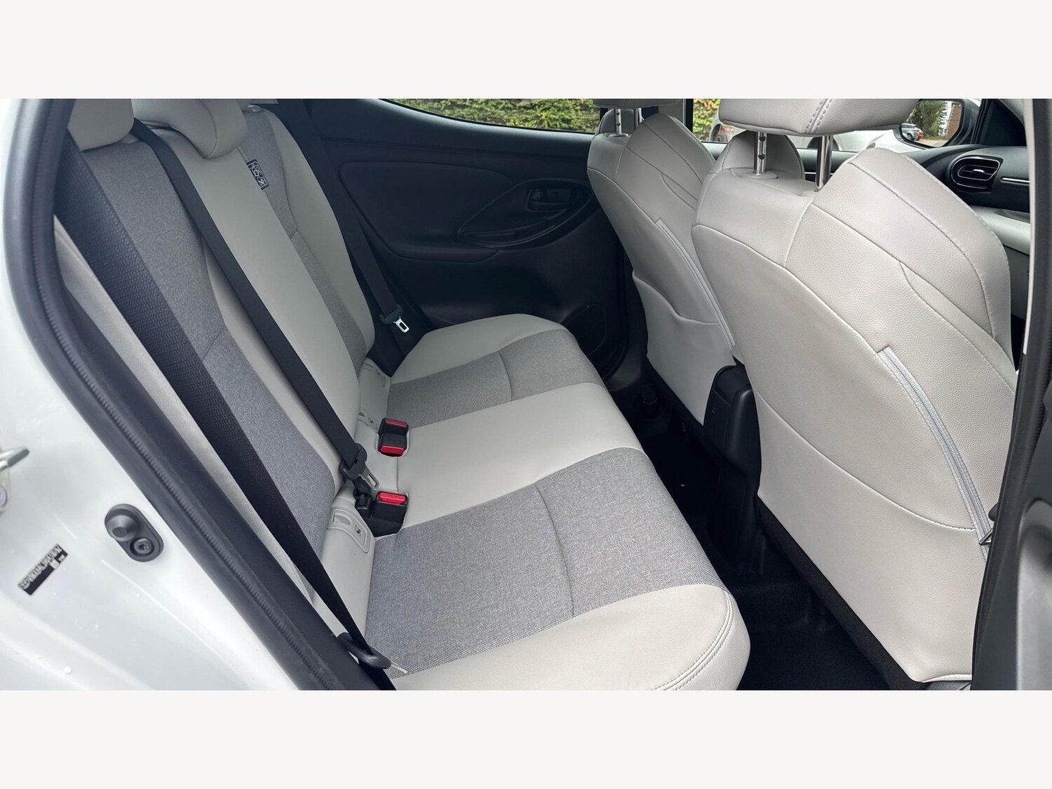 Used Toyota Yaris 2023 for sale - 76472823: Photo 14